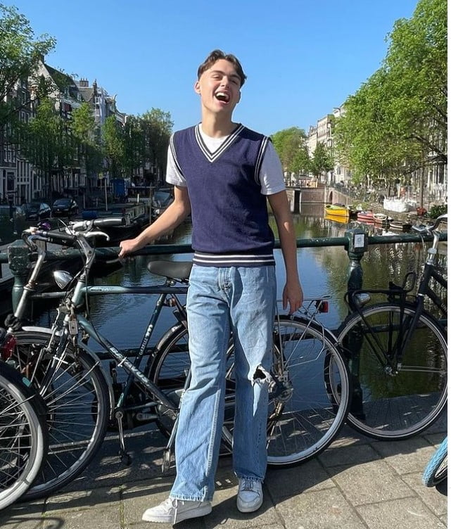 Bradley Riches height