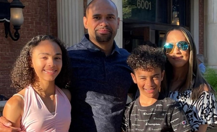 Hezly Rivera with her family