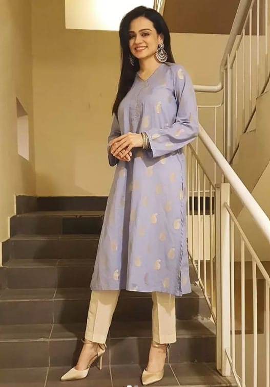 Tahmina Javed height