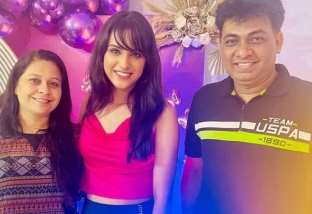 Vaidehi Nair with her parents