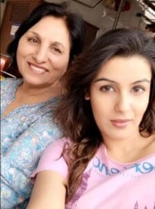 Yamini Malhotra Age, Net Worth, Wiki, Height, Career - Sagal News