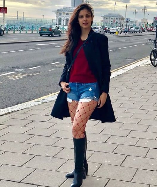Navneet Kaur Dhillon height