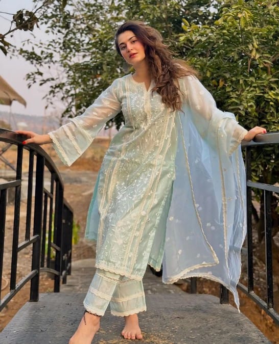 Shivaleeka Oberoi height
