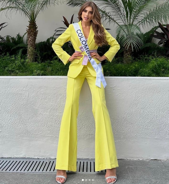 Camila Avella height