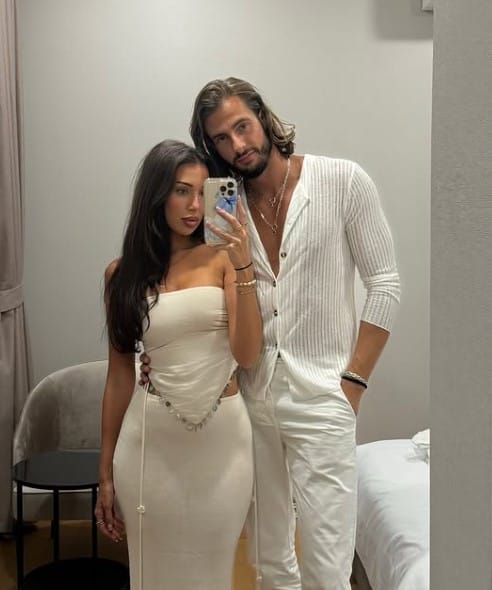 Scarlett Ellis with her boyfriend
