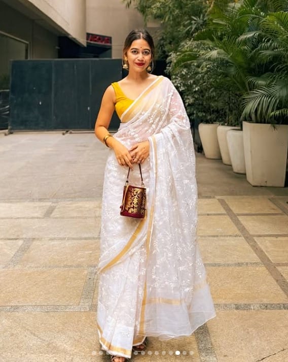 Shramona Poddar height