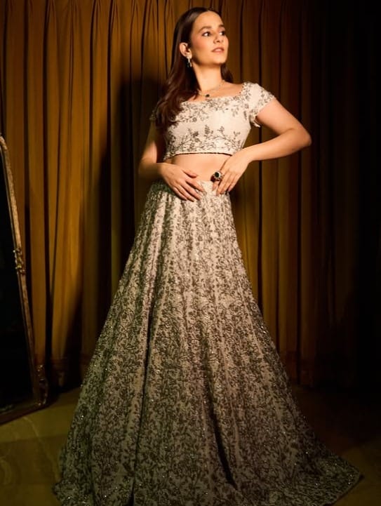 Yashaswini Dayama height