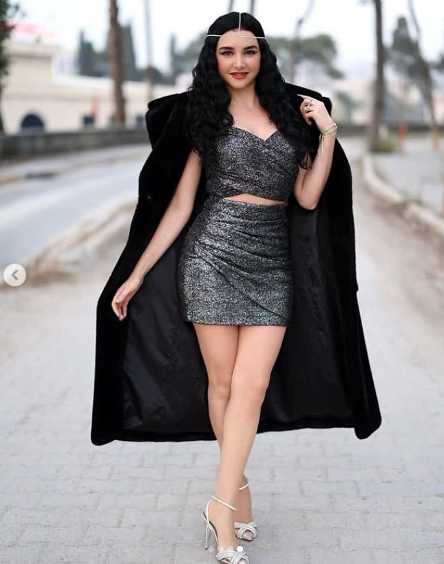 Feyza Dengizek height