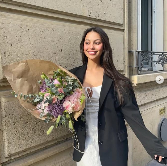Fiona Barron biography