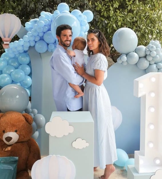 Laetitia Viola with her husband and kid