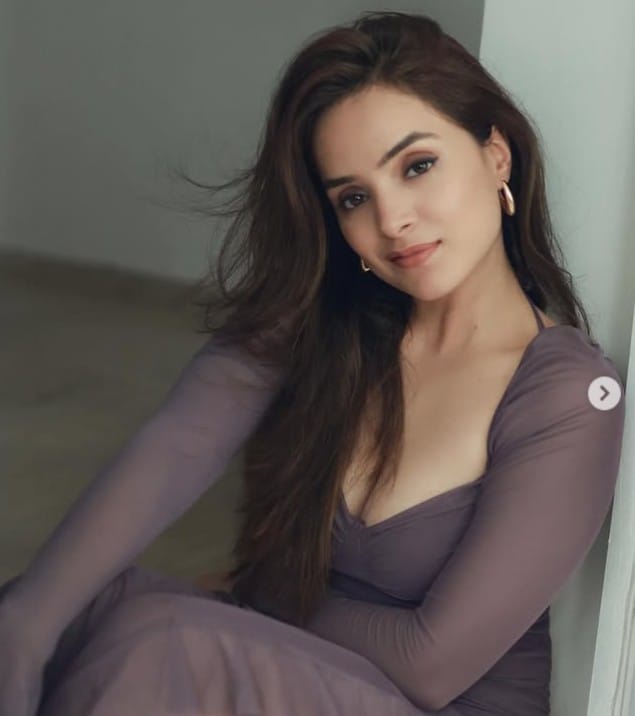 Simran Dhanwani wiki