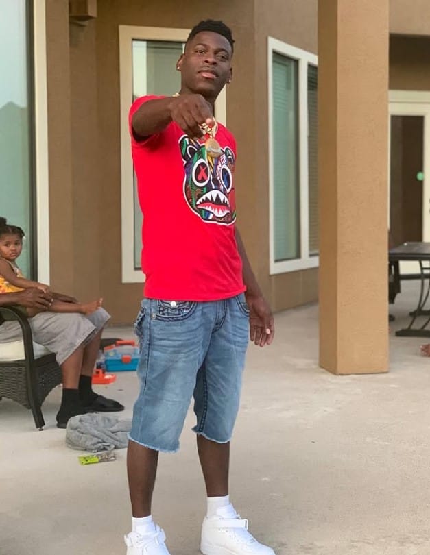 Travis Badass height