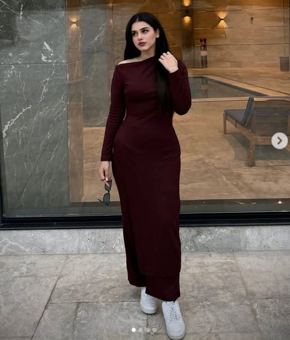 Alina Amir height