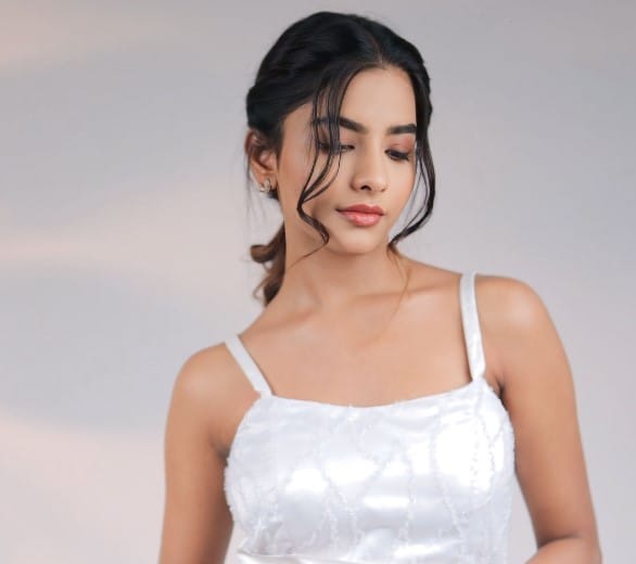 Aurora Sinclair bio