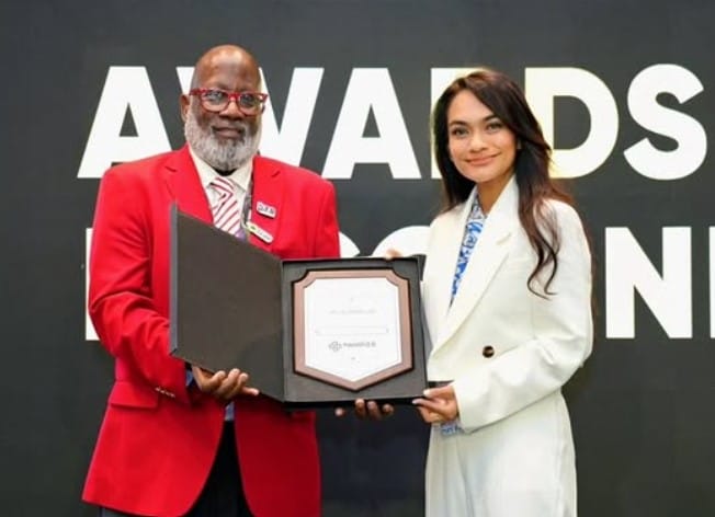 Dr Jezamine Iskander bio