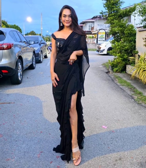 Dr Jezamine Iskander height