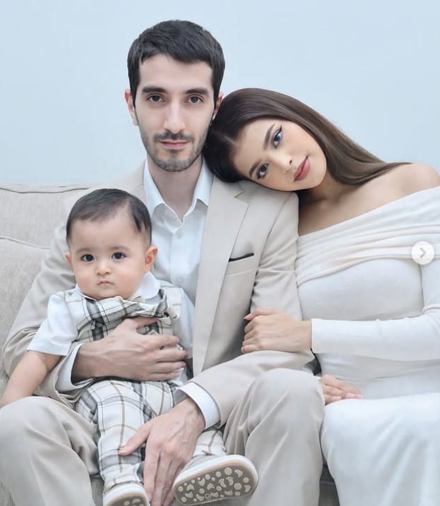 Jharna Bhagwani with her husband and son