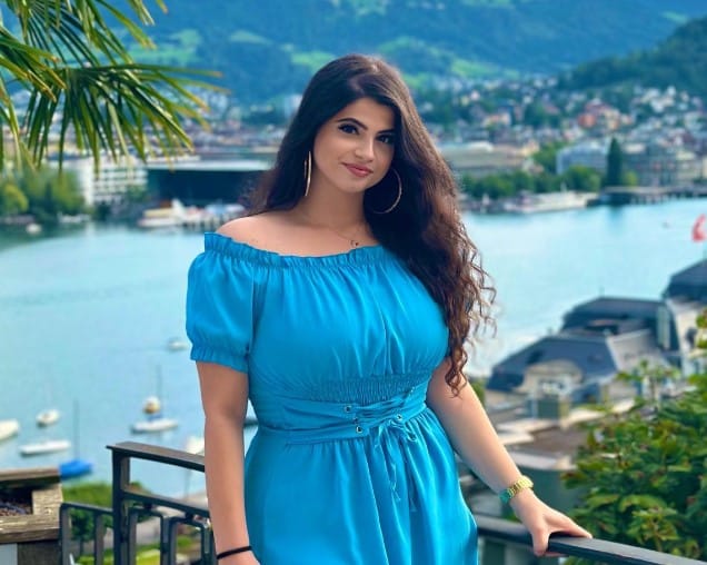 Tugce Demir bio