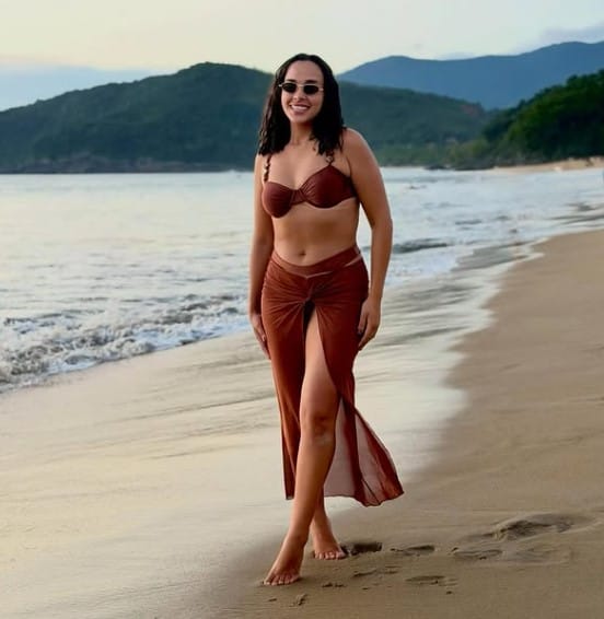 Fernanda Barros height