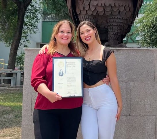 Jessy Elizondo with her mother