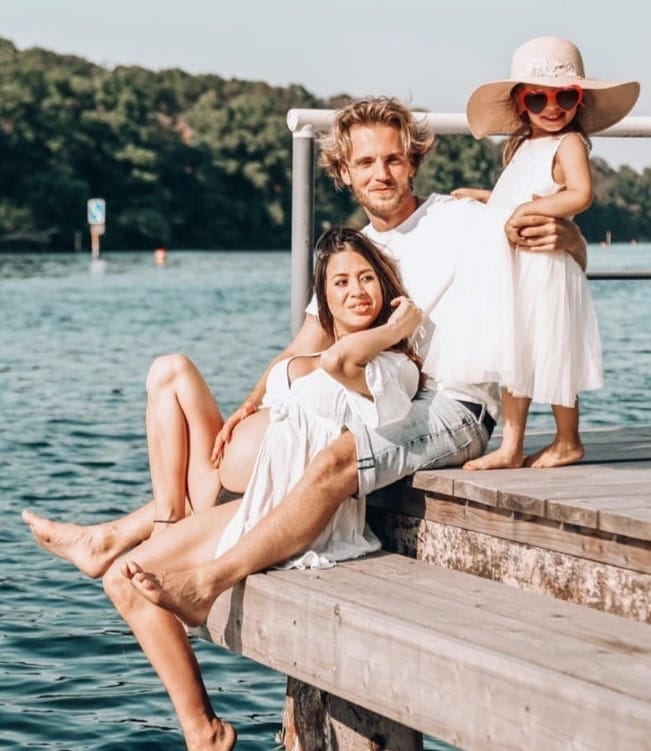 Niklas Osterloh with his wife and daughter