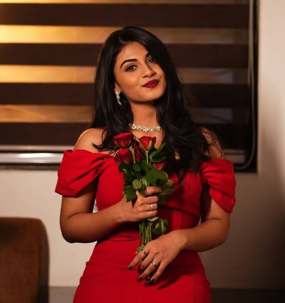 Nayan Sarika age