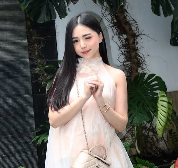 Thea Bernice biography