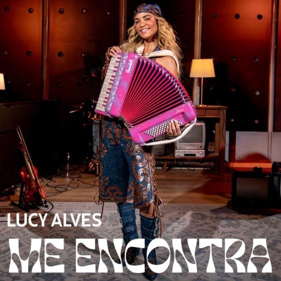 Lucy Alves song