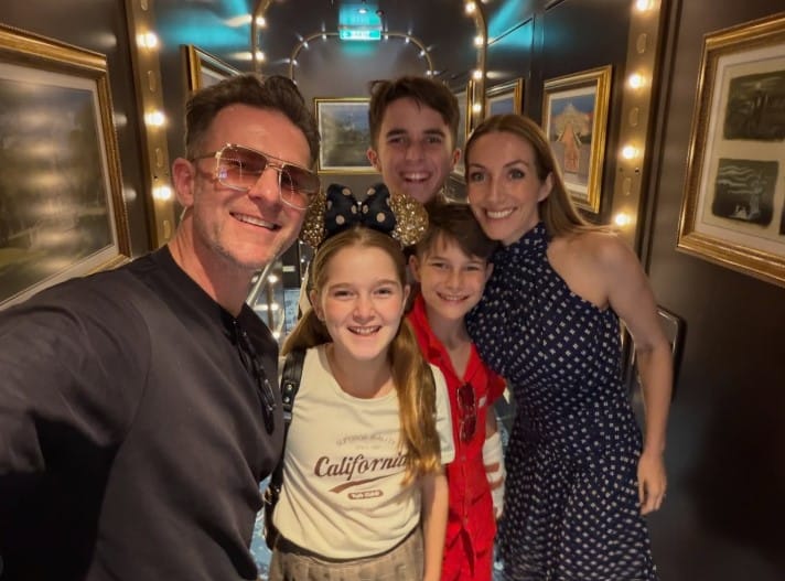 David Campbell with his wife and kids