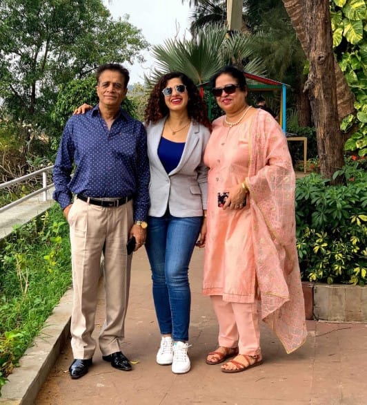 Kamiya Jani with her parents