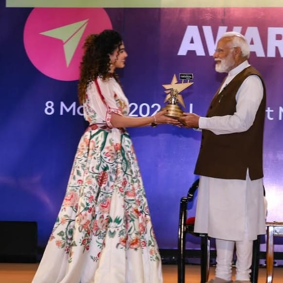 Kamiya Jani won National Creators Award 2024 by Narendra Modi