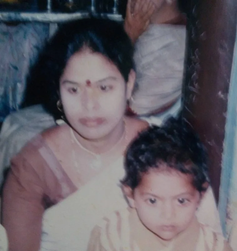 Merwen Balaji's childhood image with his mom