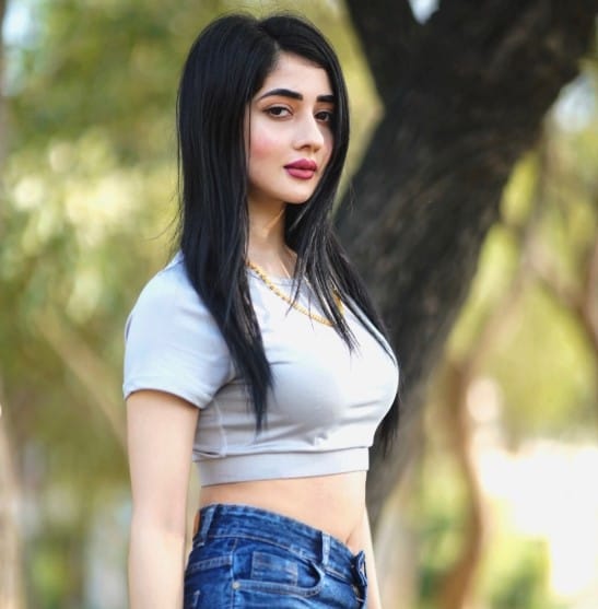 Nisha Bhatt bio