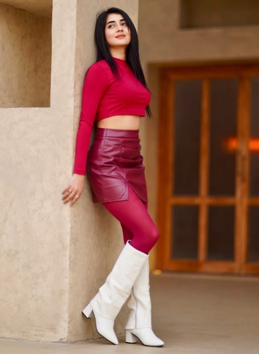 Nisha Bhatt height
