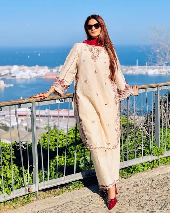 Ponim Arzoo height
