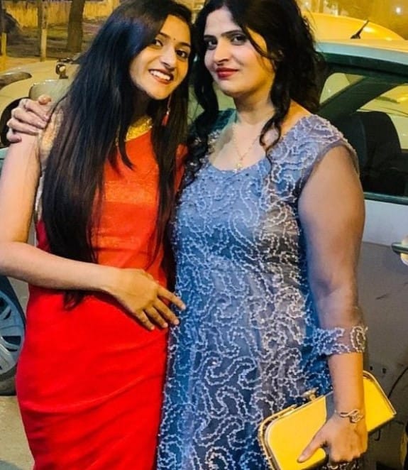 Rashika Dobriyal with her mother