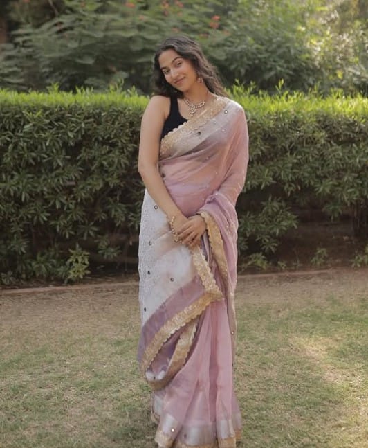 Ruchika Lohiya height